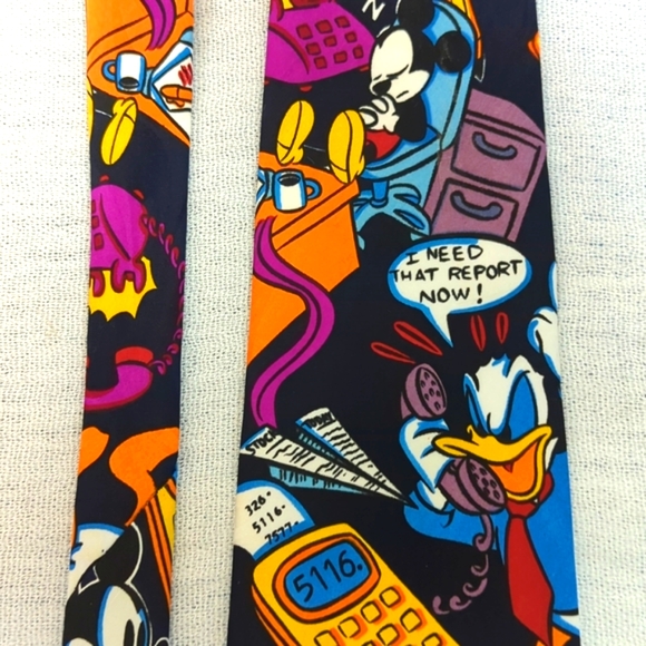 2/20 Vintage Disney Mickey Mouse and Donald Duck tie - Picture 5 of 5